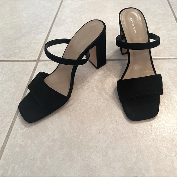 Ann Taylor Shoes - Ann Taylor Black Heeled Sandals - 9.5 - EUC